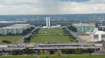 Reforma Administrativa: Dia do Servidor é regado a manifestações