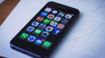 Estudo e trabalho na pandemia: celular é a principal ferramenta usada, diz pesquisa
