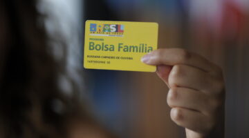 Bolsa Família em 2021 poderá contemplar mais pessoas, diz secretário do Tesouro Nacional