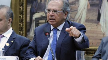 Guedes fala em alternativas para atenuar o fim do auxílio emergencial