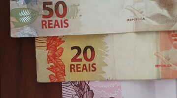 Salário mínimo em 2021 pode aumentar por causa da inflação; veja o valor