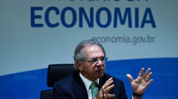 Possível prorrogação do auxílio emergencial em 2021 pode vir de Guedes