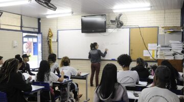 Novo ensino médio começará a ser implementado a partir de 2022; entenda