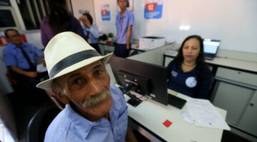 Bahia antecipa pagamento de aposentados e pensionistas do estado; confira