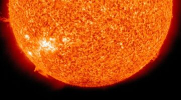 Afinal, o que tem “dentro” do Sol?