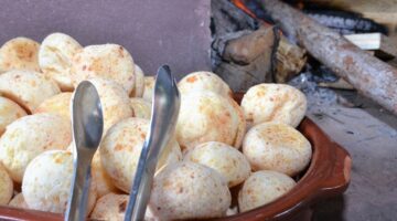 Saiba como recuperar pão de queijo para deixá-lo macio novamente