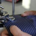 Descubra para que serve a dobra atrás da camisa social