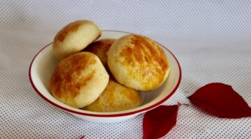 Saiba como fazer um delicioso pão de batata na frigideira