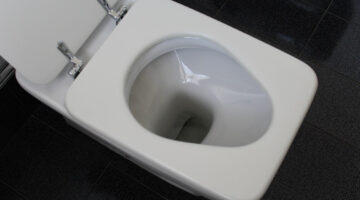 Confira 3 métodos para desentupir vaso sanitário
