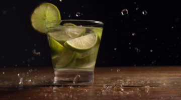 Cachaça: veja 3 curiosidades incríveis sobre a história da bebida