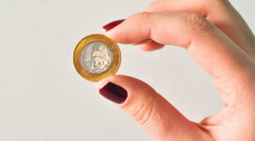 Juntas, estas moedas raras de R$ 1 podem valer até R$ 7 mil; entenda