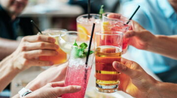 Confira 3 ótimos drinks fáceis de fazer para aproveitar o feriado