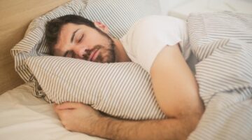 5 coisas que acontecem com o nosso corpo enquanto dormimos
