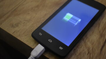 Os 4 hábitos que comprometem a vida útil da bateria do seu smartphone