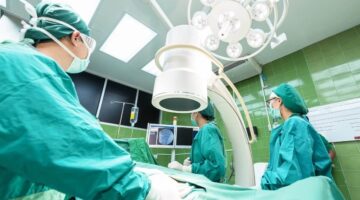 Qual é a diferença entre atendimento de urgência e emergência?
