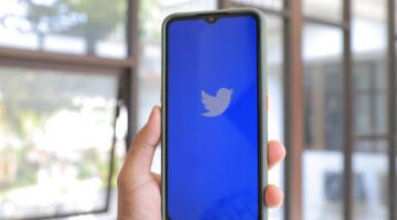 Descubra como achar tweets antigos de qualquer conta