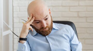 Calvície: Por que alguns homens ficam calvos e outros não?