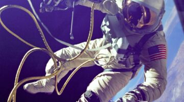 Astronautas NÃO PODEM fazer essas 7 coisas quando estão no espaço