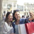 7 sinais inegáveis de que a amizade é verdadeira