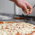 Pizza caseira com massa de iogurte