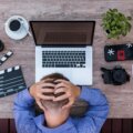 Autossabotagem: 7 comportamentos que impedem seu sucesso e como combatê-los