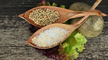 Simpatias poderosas para atrair dinheiro: rituais simples com grandes resultados